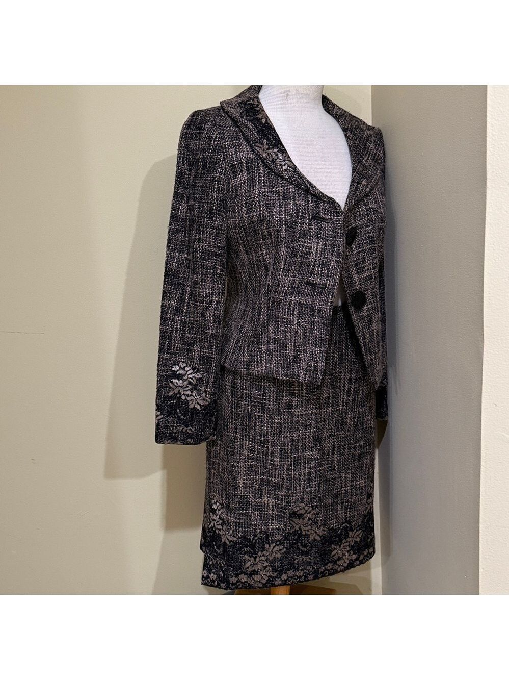 Nine & Company Petite 8P 2pc Tweed Skirt Suit Floral Lace Trim Notch Lapel - Picture 9 of 17